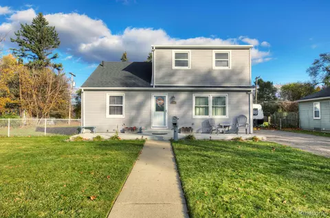 13592 Berwyn, Redford, MI 48239