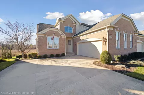 49199 Rainbow Ln S, Northville, MI 48168