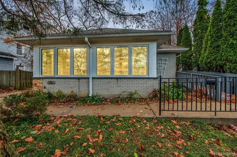907 Maxwell Ave, Royal Oak, MI 48067