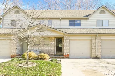 20983 Flora St, Roseville, MI 48066