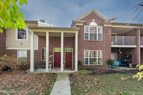 1676 Deepwood Cir 23 3 L Cir #23, Rochester, MI 48307