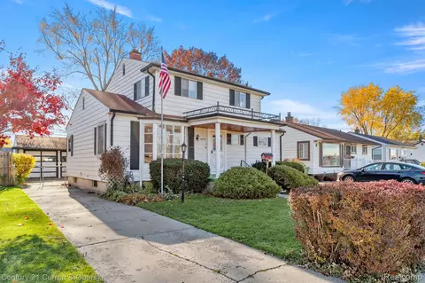 28553 Maplewood St, Garden City, MI 48135