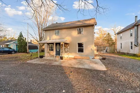 10524 N Antcliff Rd, Fowlerville, MI 48836