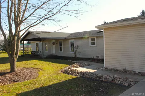 8370 E Cole Rd, Burns, MI 48429