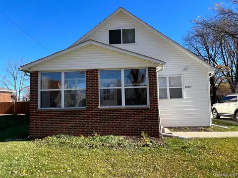 22644 Logue Ave, Warren, MI 48091
