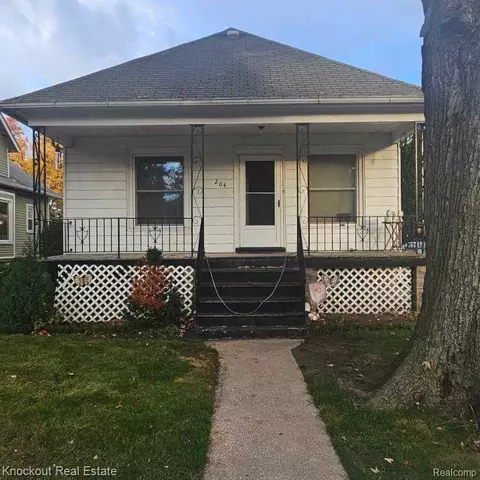 204 Ames St, Bay City, MI 48708