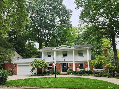 16542 Forestview Dr, Clinton Township, MI 48036