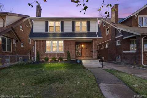 527 Lakewood St, Detroit, MI 48215