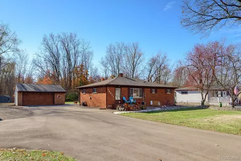 48631 Willis Rd, Sumpter, MI 48111