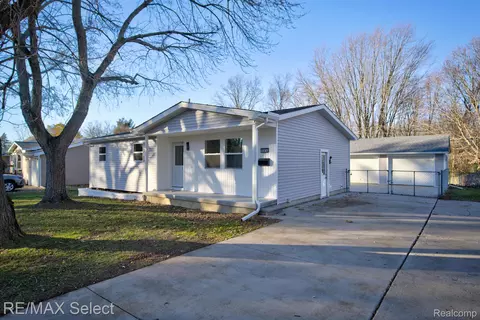 503 Greenway Dr, Davison, MI 48423
