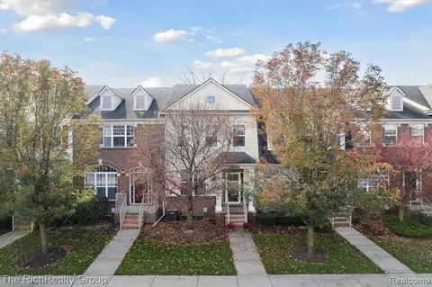 13108 Egret Ln, Walled Lake, MI 48390