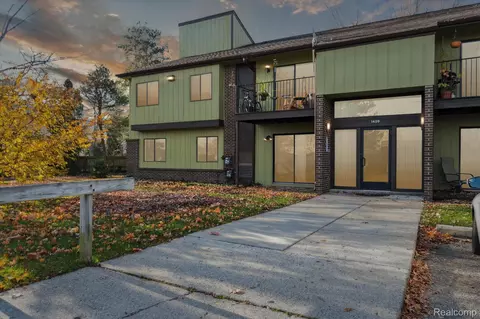 1459 E Chateau Vert St #D, Ypsilanti, MI 48197