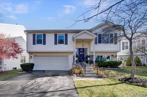 2561 Nichols Ct, Westland, MI 48186