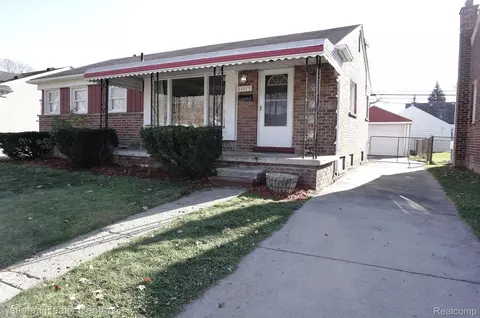 33575 Clinton St, Wayne, MI 48184