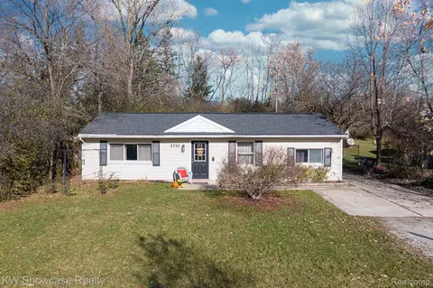 2710 W Ellsworth Rd, Ann Arbor, MI 48103