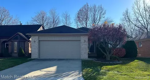 21596 Sunset Dr, Macomb, MI 48044