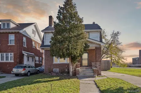 91 Puritan St, Highland Park, MI 48203