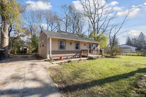 2481 Pinecrest Ave, Ann Arbor, MI 48104