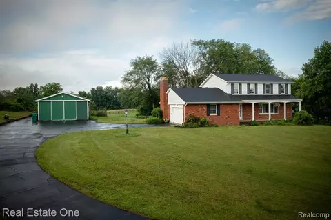 13225 Davisburg Rd, Davisburg, MI 48350