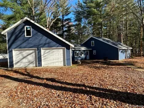 119 Northern Oaks Dr, Markey, MI 48629
