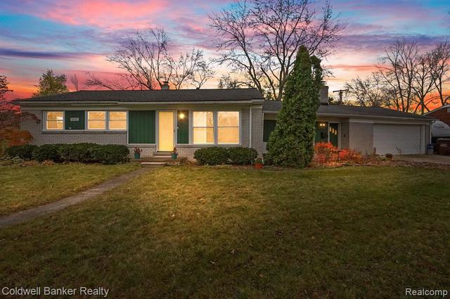 4550 Justine St, Shelby Township, MI 48317