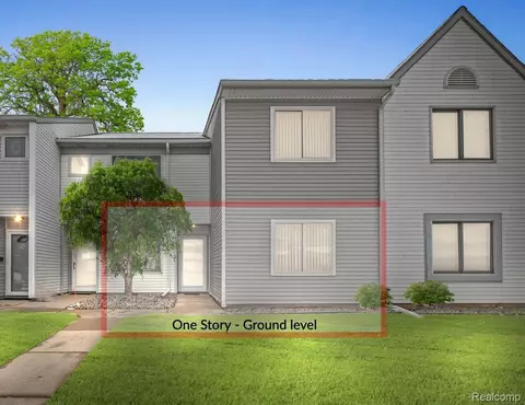 94 Rosebud Ln, Mount Clemens, MI 48043