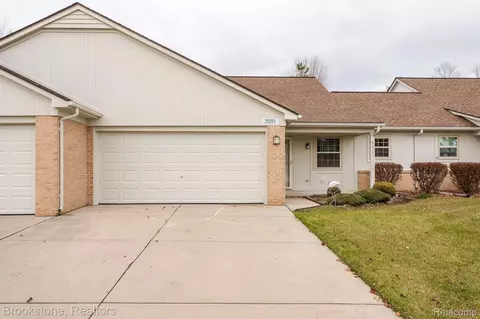 25283 Julianna Dr, Chesterfield, MI 48051