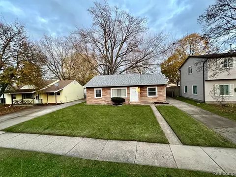 26520 E Belanger St N, Roseville, MI 48066