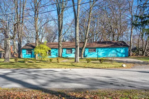 16934 Delaware Ave, Redford, MI 48240