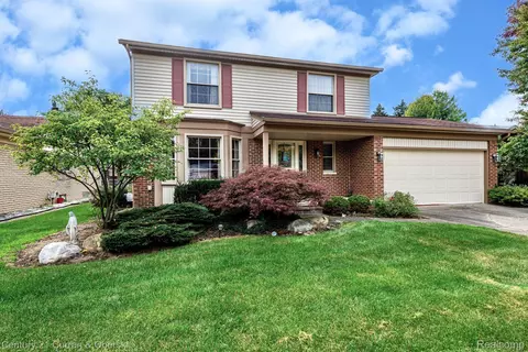 12322 Prairie Dr, Sterling Heights, MI 48312