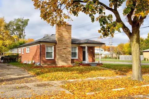 24141 Oneida St, Oak Park, MI 48237