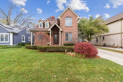 499 Bennaville Ave, Birmingham, MI 48009