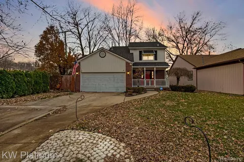 34247 New York St, Clinton Township, MI 48035