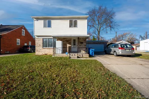 7719 Grayfield St, Dearborn Heights, MI 48127