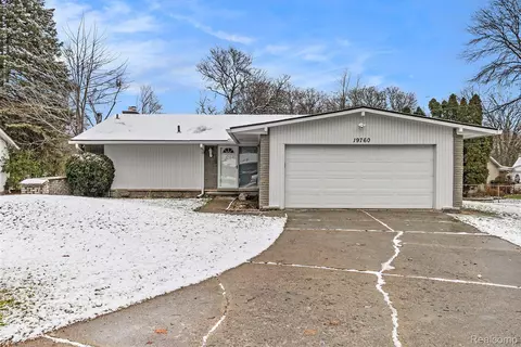 19760 Wildhern Crt Ct, Southfield, MI 48076