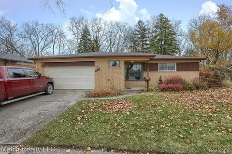 28312 Grobbel Ave, Warren, MI 48092