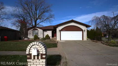 15847 Lorway Dr, Clinton Township, MI 48038