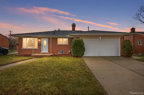 2218 Tarry Dr, Sterling Heights, MI 48310