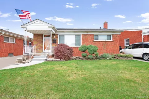 6409 Chase Rd, Dearborn, MI 48126