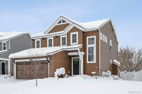 6733 Craftsman Square Dr NE, Cannon, MI 49341