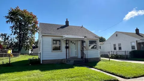 2291 Cora St, Wyandotte, MI 48192