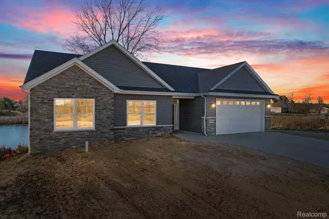 8287 Stagghorn Dr, Mundy, MI 48473