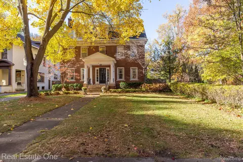 2189 Burns St, Detroit, MI 48214