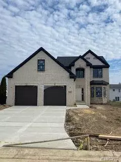667 Elk Ridge Dr, Dundee, MI 48131