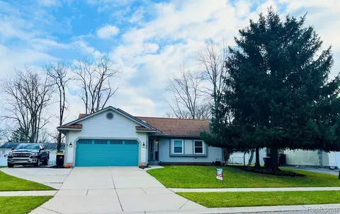 2290 Bush Hill Dr, Delhi, MI 48842