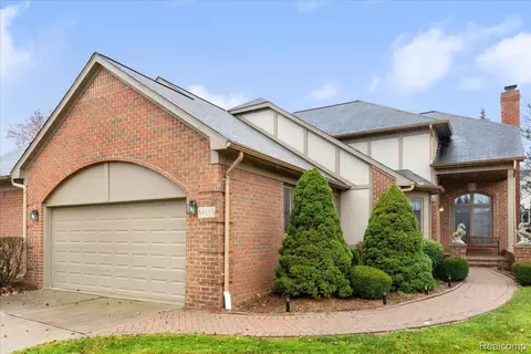 54669 Bellingham Dr 68 24 Dr #68, Shelby Township, MI 48316