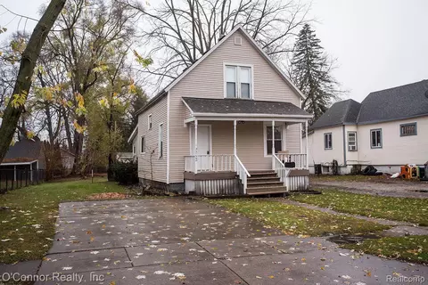 2622 Peavey St, Port Huron, MI 48060