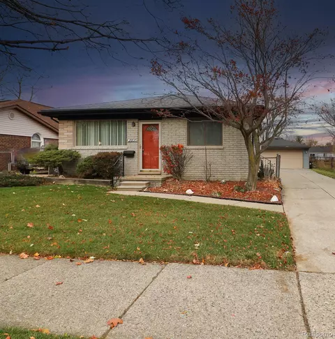 20035 Bigelow St, Roseville, MI 48066
