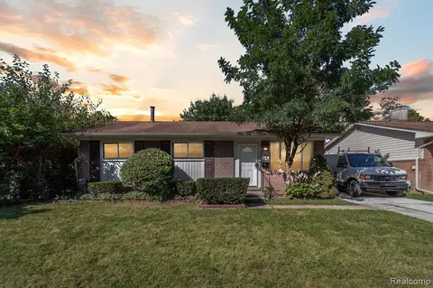 1234 Berkshire St, Westland, MI 48186
