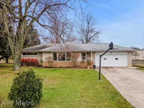 70 W Hamlin Rd, Rochester Hills, MI 48307